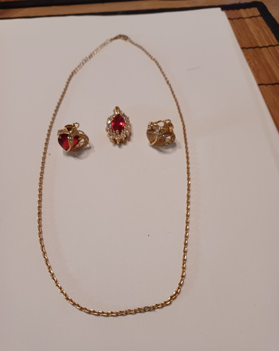 Modeschmuckset bestehend aus - , 1
